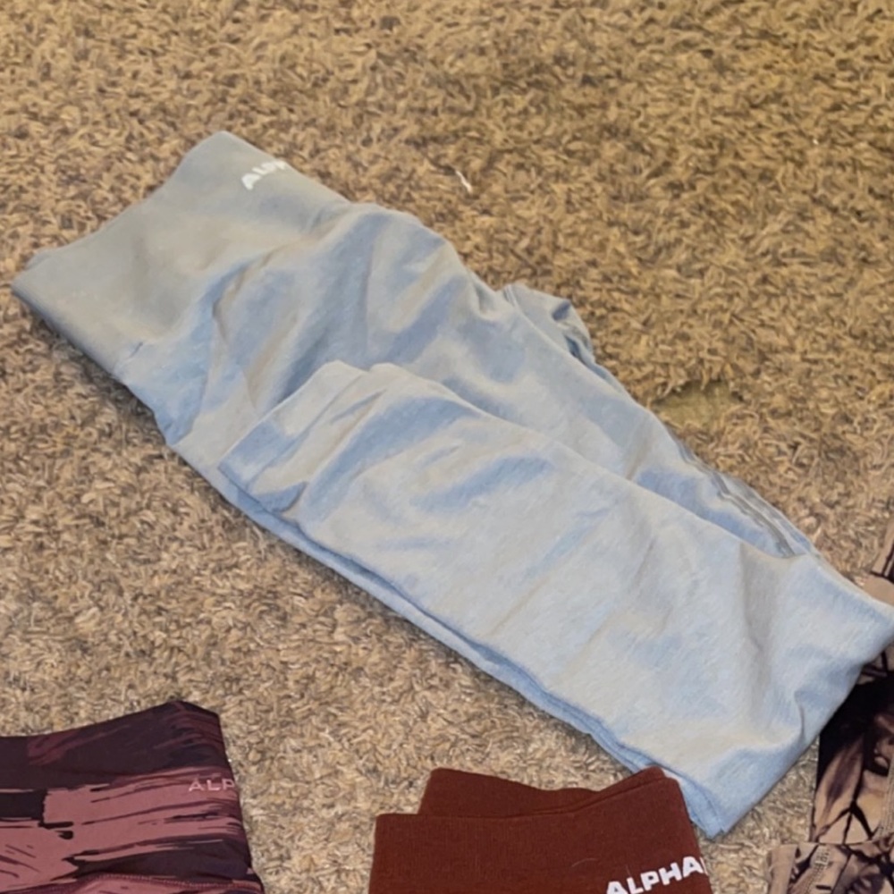 Medium Grey Amplify